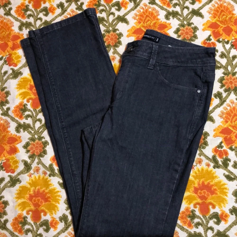 Lee Perfect Fit Gray Jean size 10M